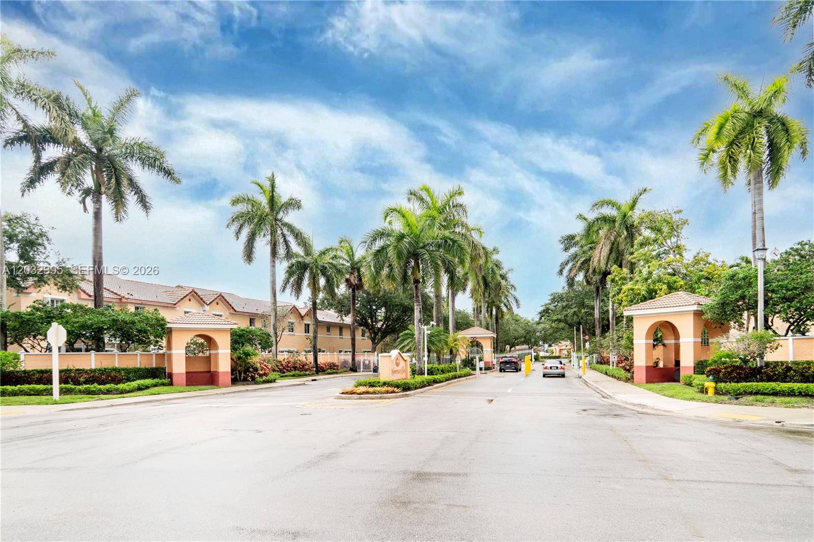 8564 SW 23rd CtMiramar - picture