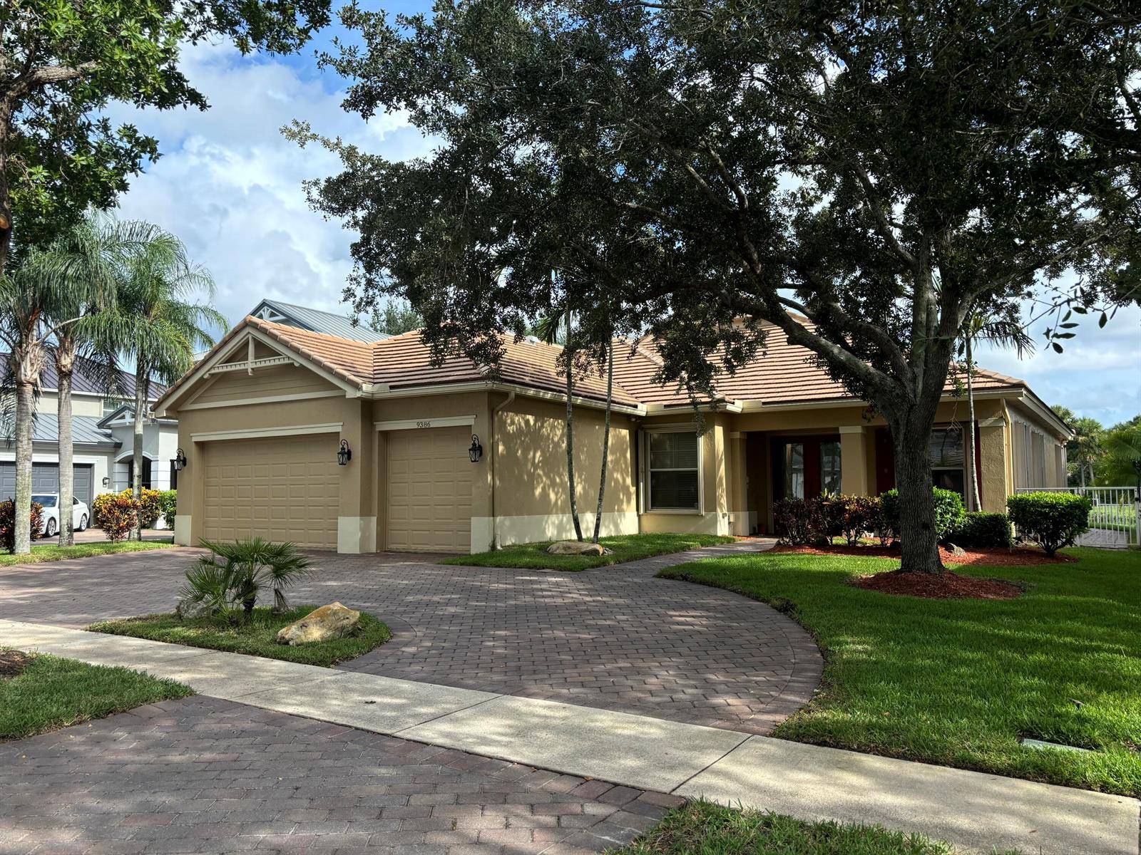 9386 MadewoodRoyal Palm Beach - picture