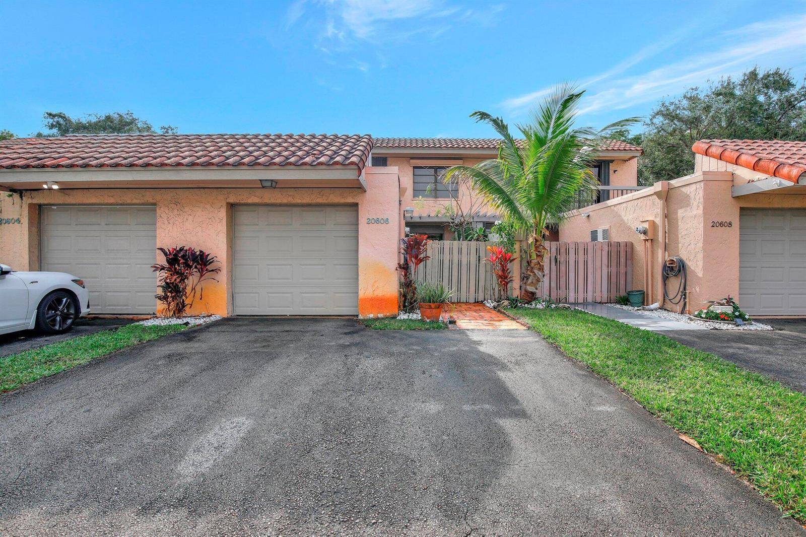 20606 NE 7thMiami - picture