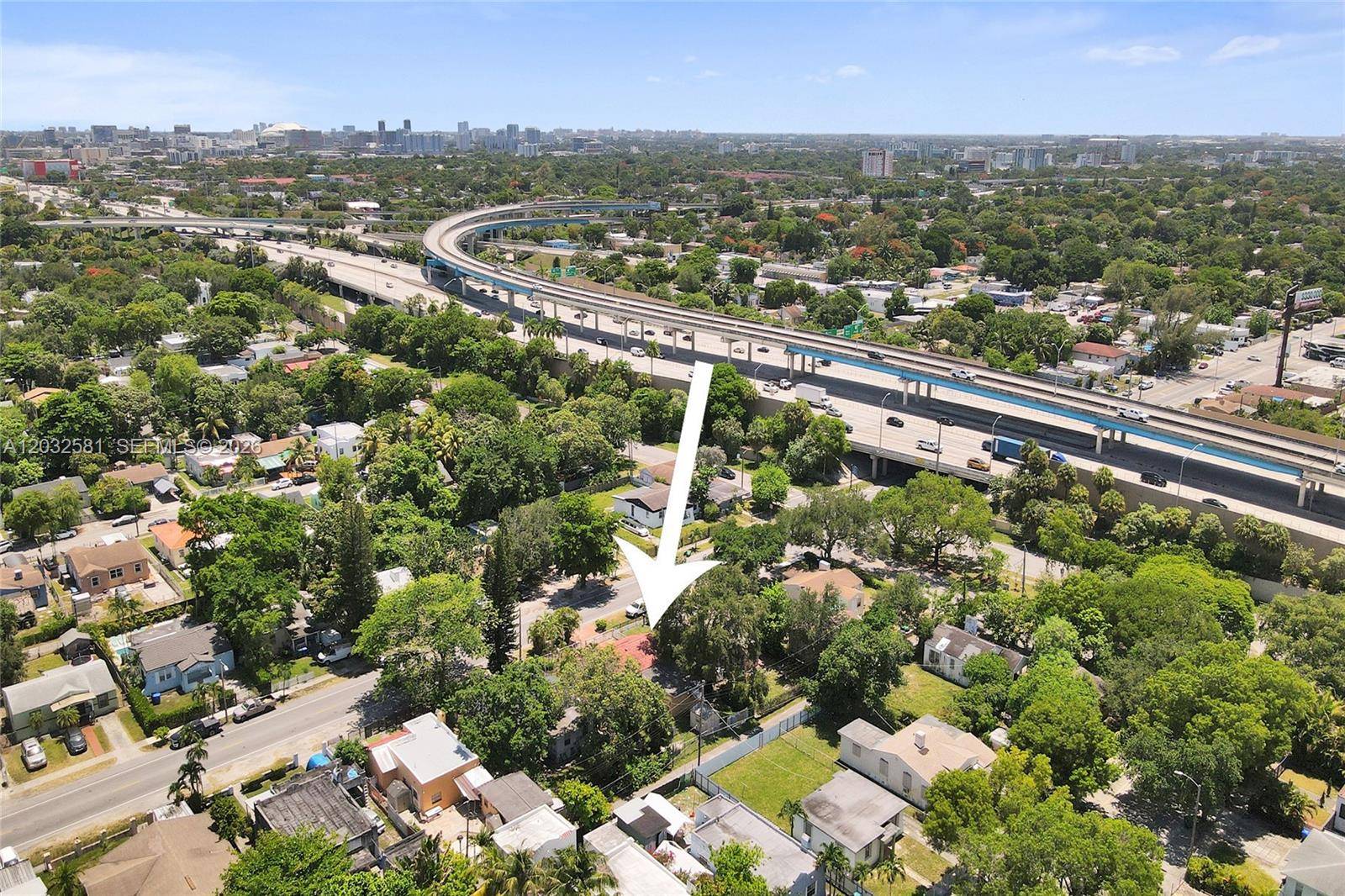 555 NW 46th StMiami - picture