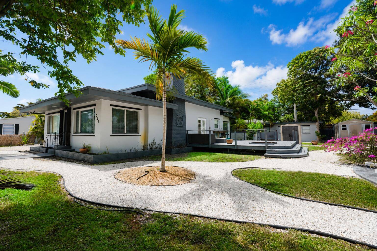 249 SW 14thDania Beach - NORTH HOLLYWOOD condo unit 1-4 - picture