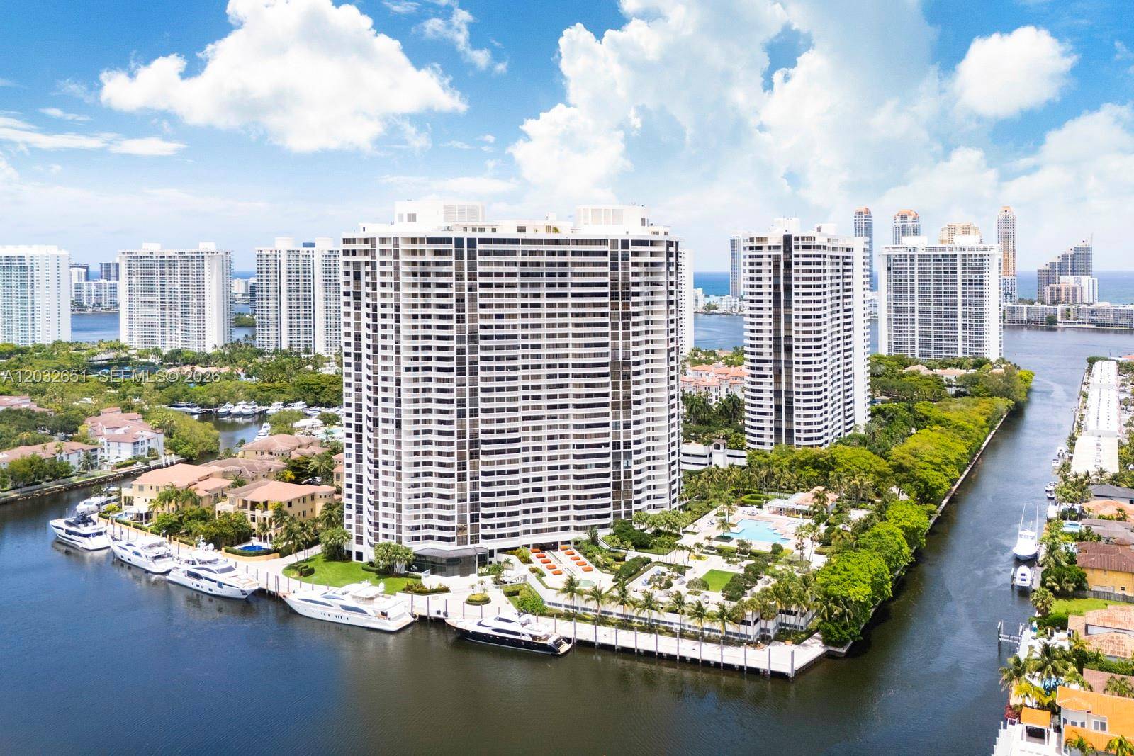 1000 W Island BlvdAventura - Condo 5+ Stories,Condo condo unit 911 - picture