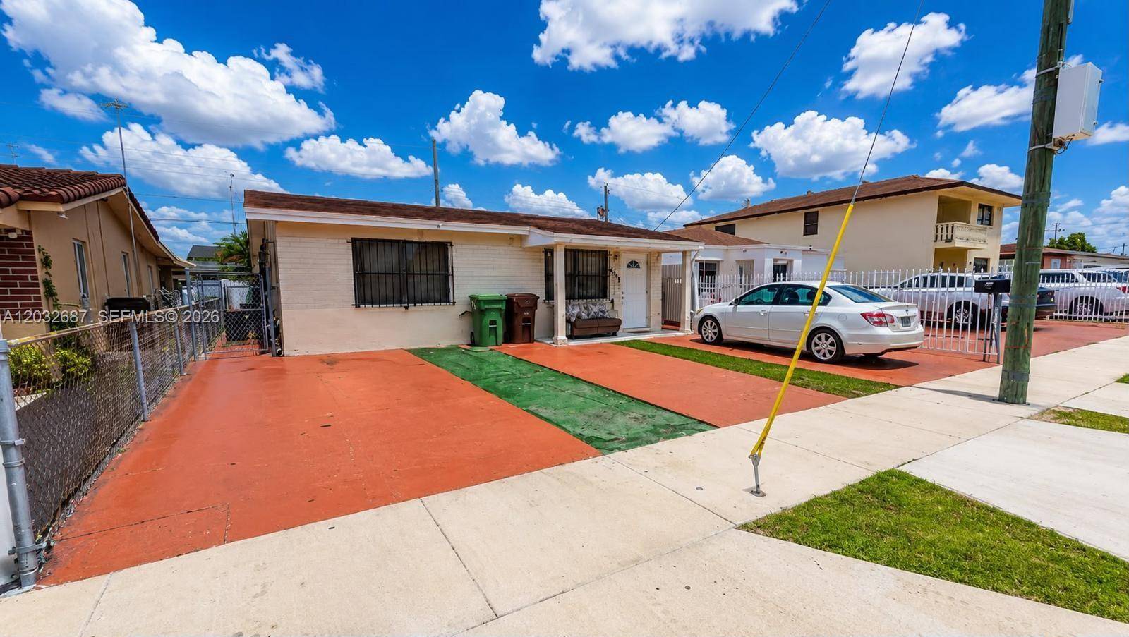 4596 E 8th CtHialeah - picture