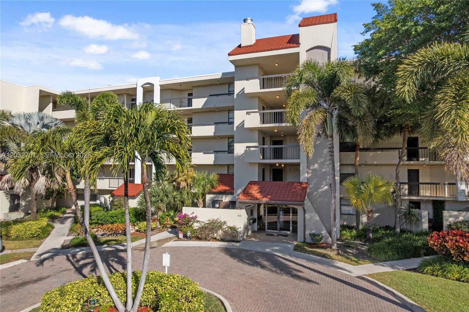 825 Egret CirDelray Beach - LAVERS RESORT & RACQUET C condo unit 504 - picture