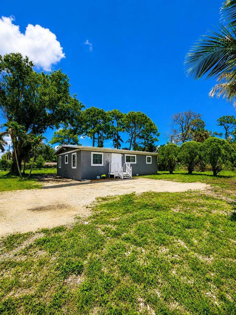 468 N 53rd Dr - picture