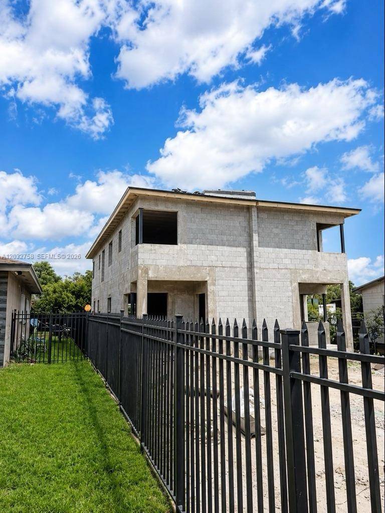 3165 NW 61st StMiami - picture