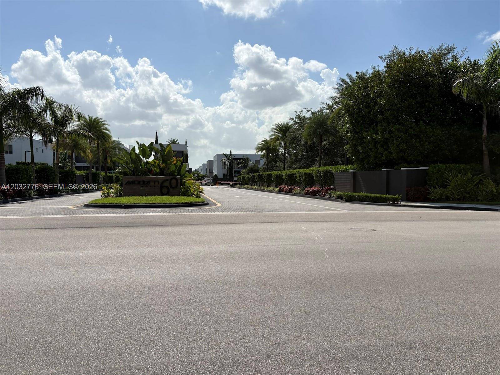 7433 NW 99th AveDoral - picture
