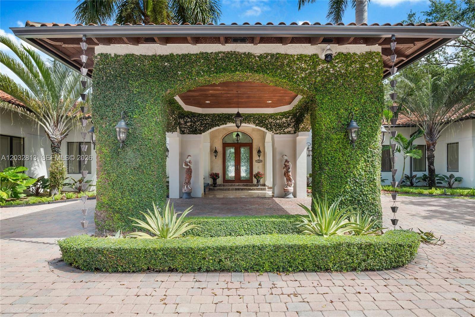 7405 SW 104th StPinecrest - picture