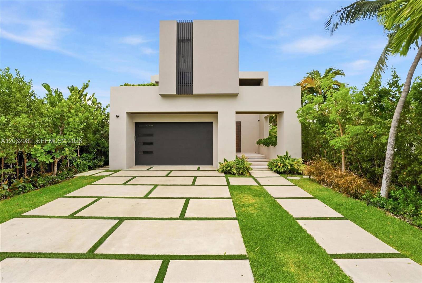 1050 Stillwater DrMiami Beach - picture