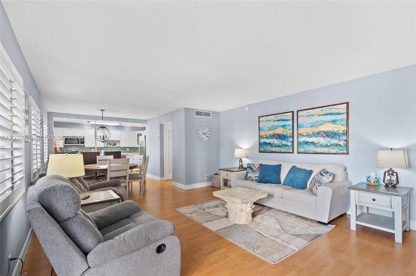 2424 NE 9th StFort Lauderdale - COLONIAL MANOR WEST APART condo unit 207 - picture