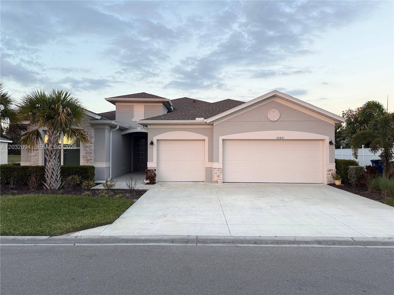 20821 CopperheadLehigh Acres - picture