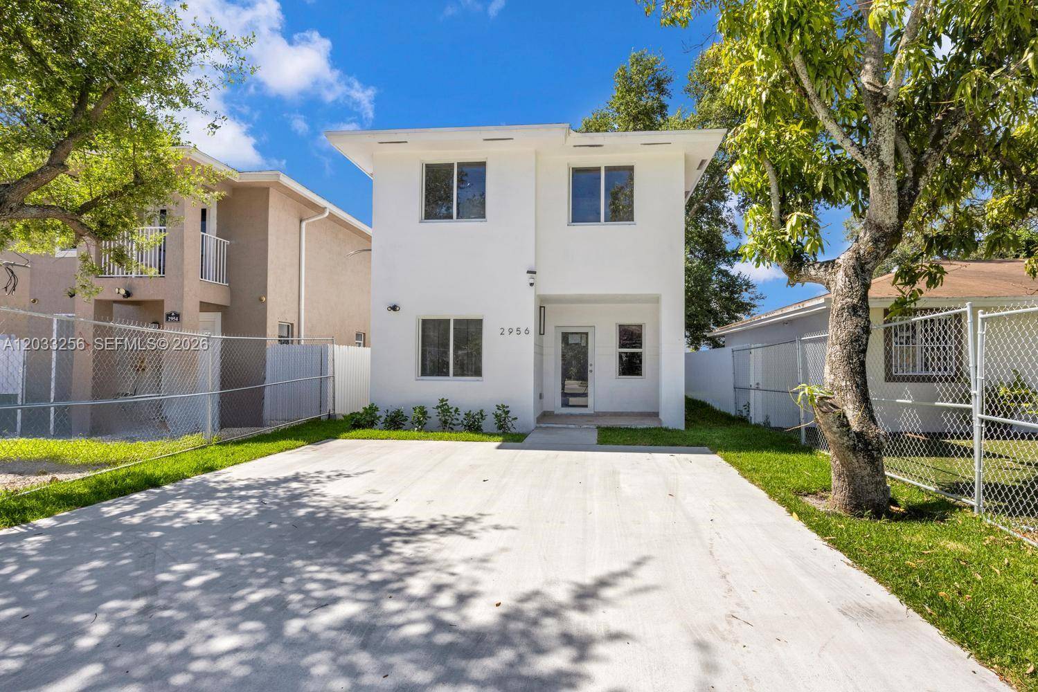 2780 NW 44th StMiami - picture