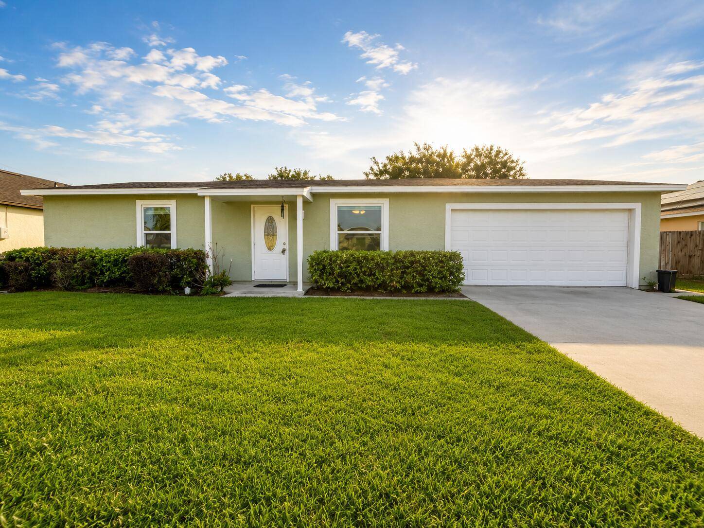 3666 SW Rivera - picture
