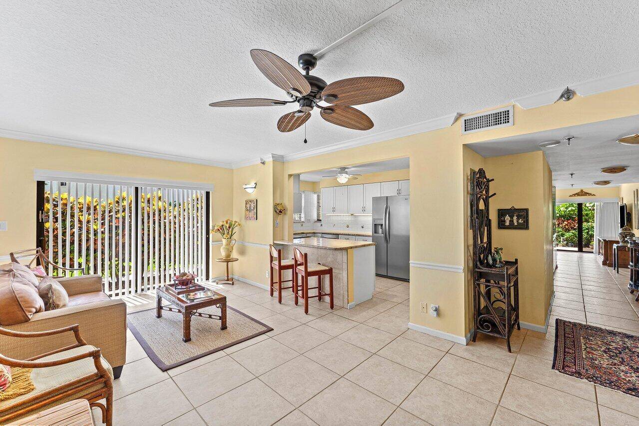 372 GolfviewNorth Palm Beach - EVERGLADES OF NORTH PALM B condo unit 101 - picture