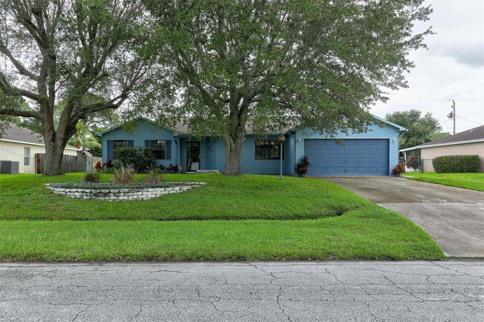2273 SW PlymouthPort St. Lucie - picture