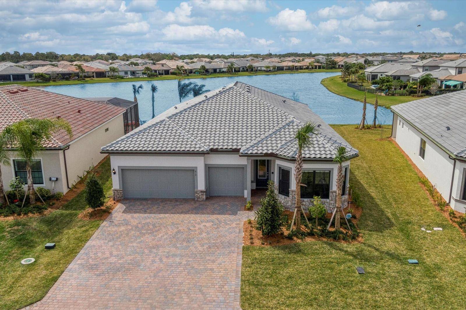 818 SE CourancesPort St. Lucie - picture