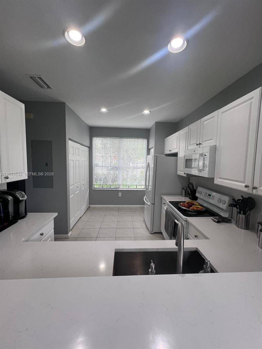 681 NW 42nd AvePlantation - picture
