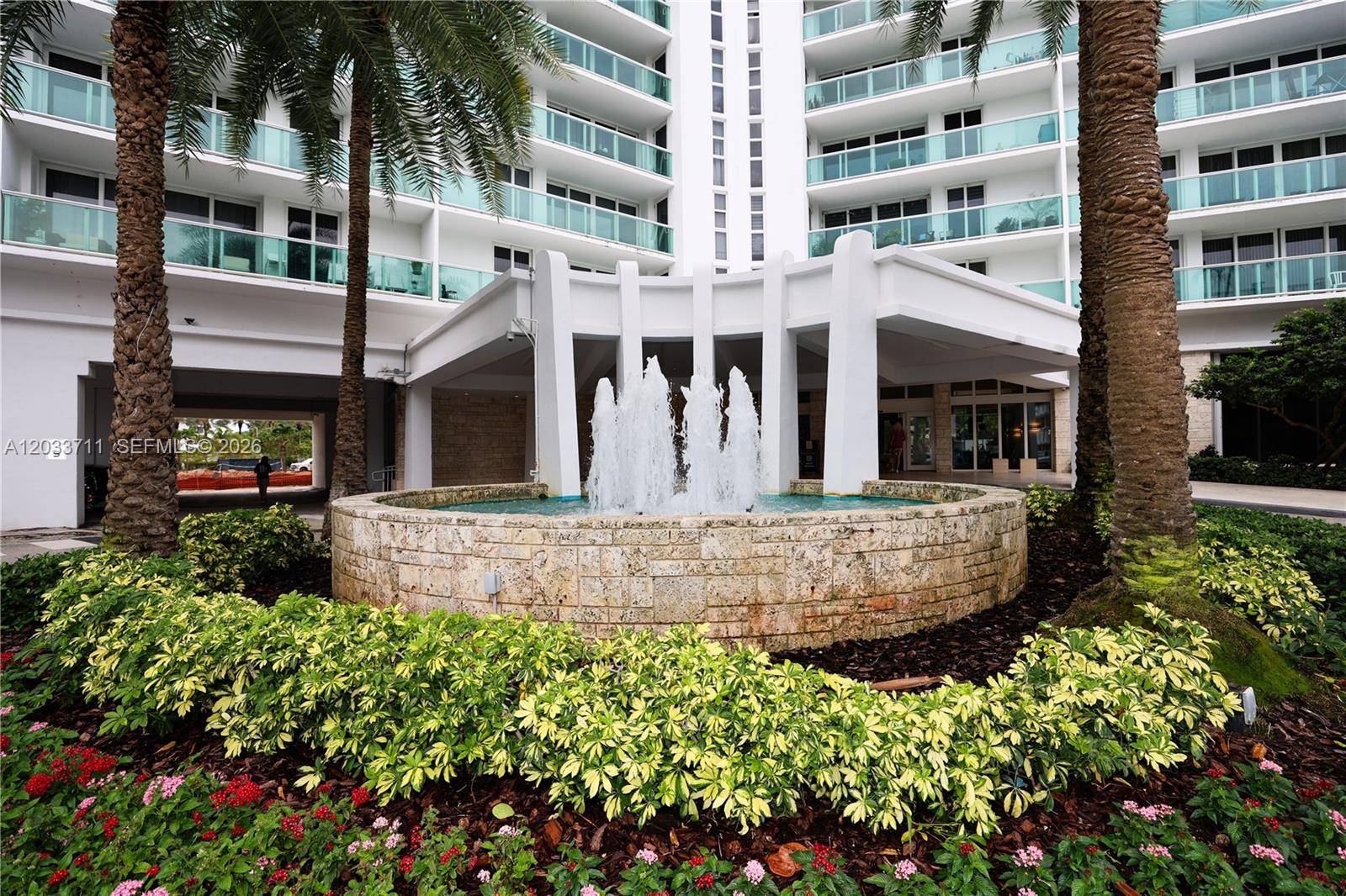 100 Bayview DrSunny Isles Beach - Condo-Hotel,Condo condo unit 527 - picture