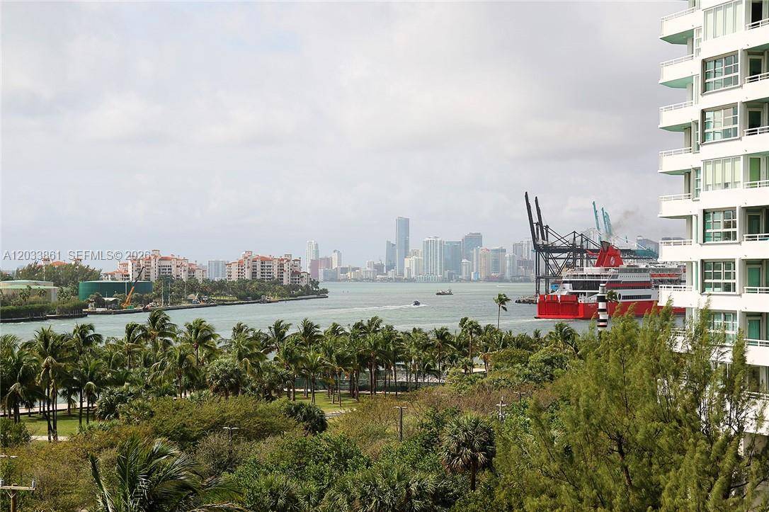 100 S Pointe DrMiami Beach - Condo/Co-Op/Seasonal,Condo condo unit 601 - picture