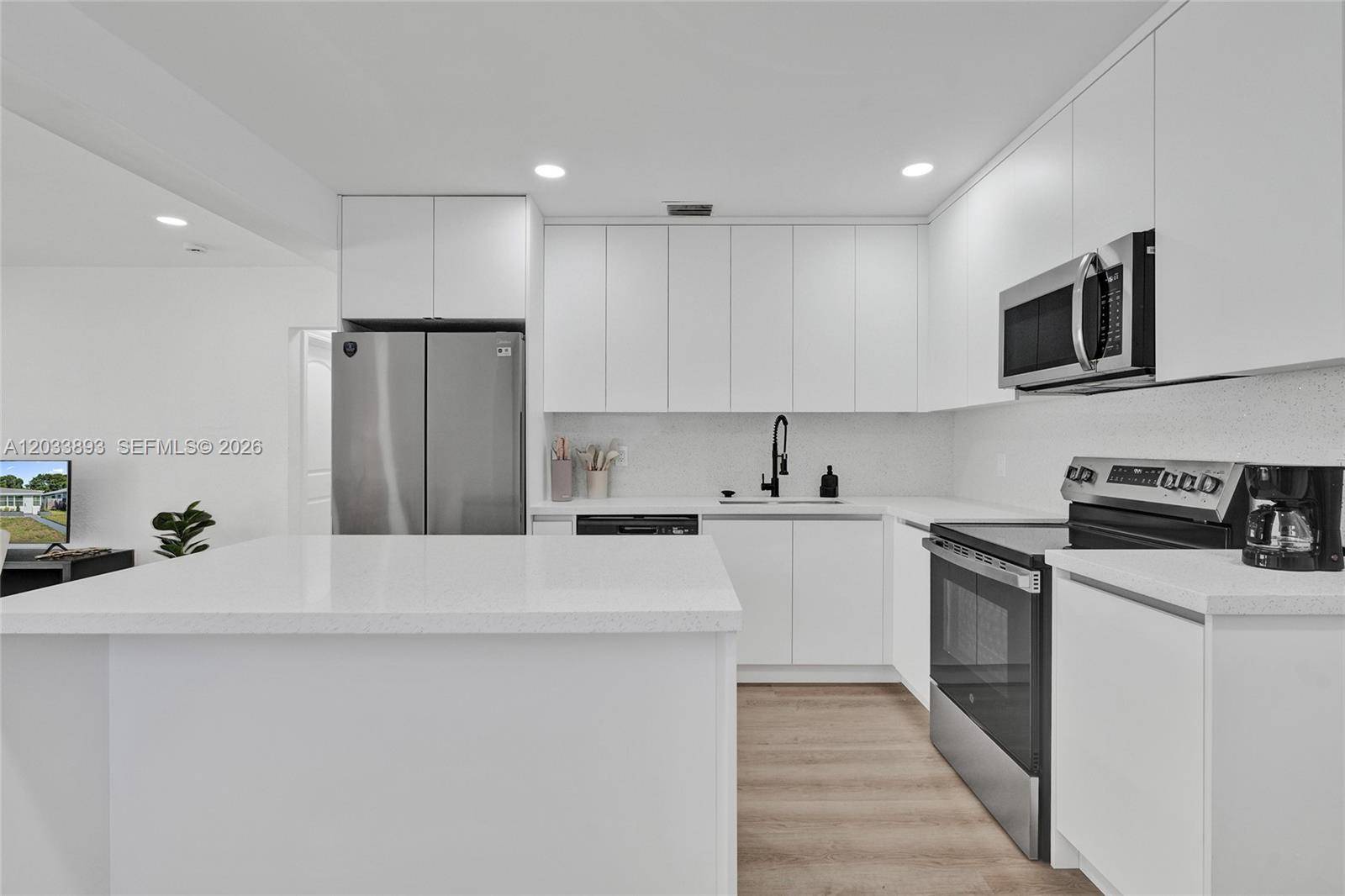 1115 NW 1st AveFort Lauderdale - picture