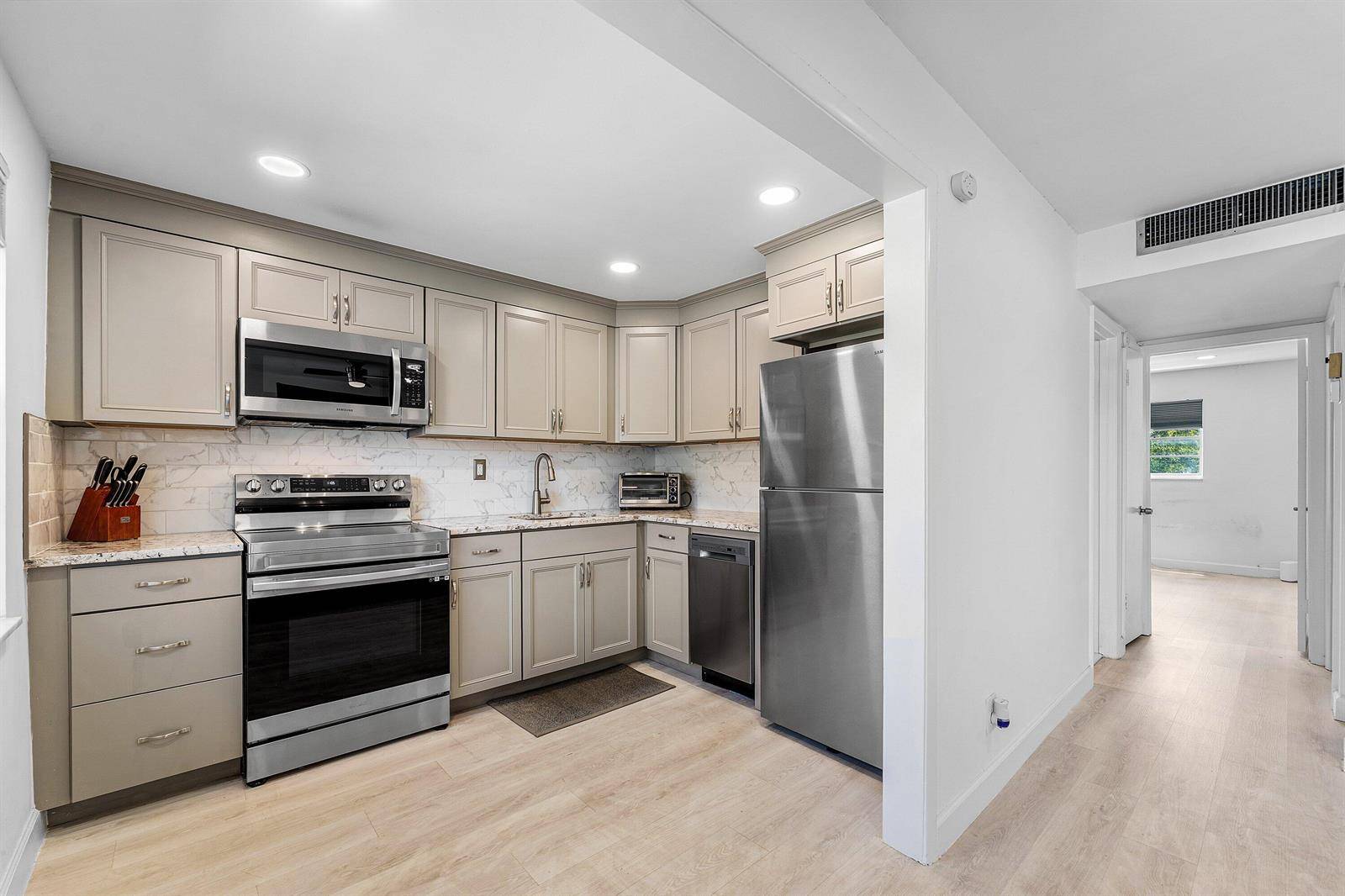 340 NW 19thBoca Raton - BOCA HILLS CONDO condo unit 2020 - picture