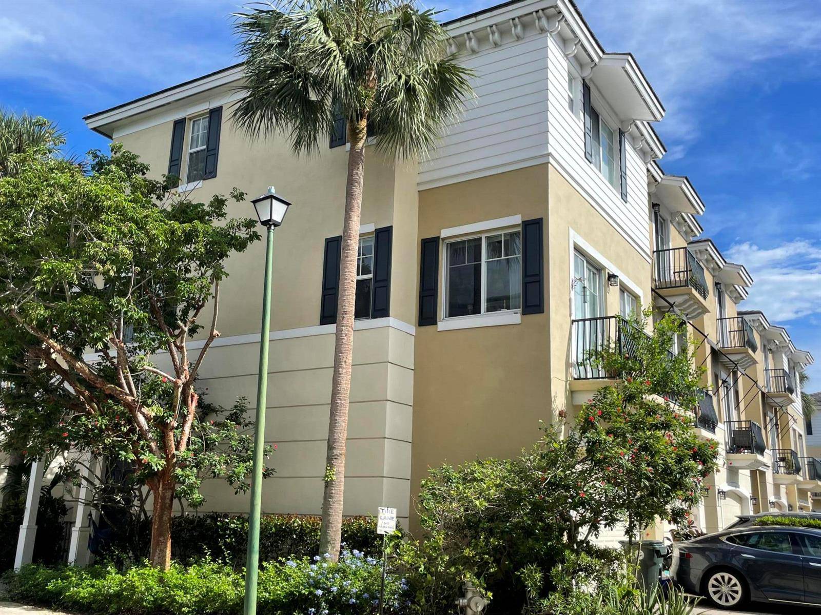 552 NW 39thBoca Raton - picture