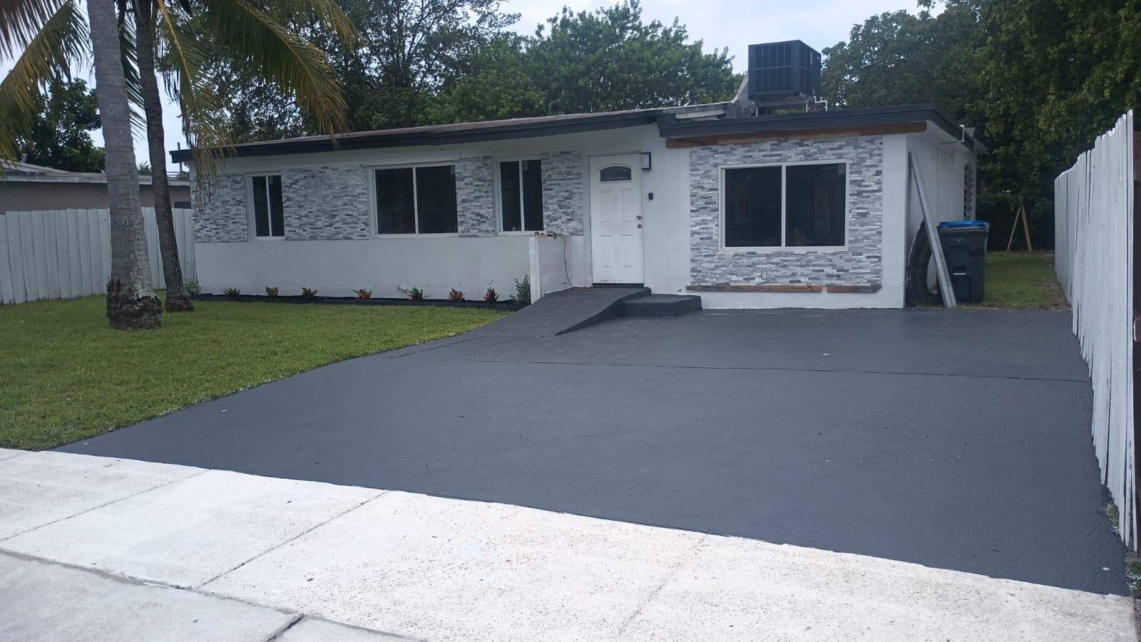 3730 SW 46thWest Park - picture