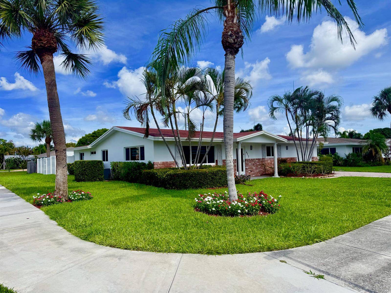 617 SE 8thDeerfield Beach - picture