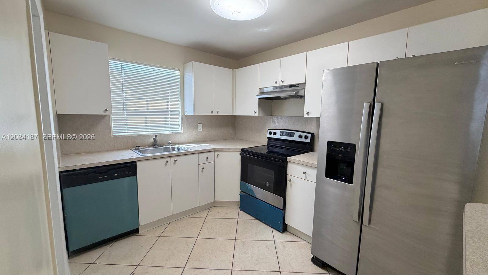 1130 NW 43rd TerLauderhill - picture