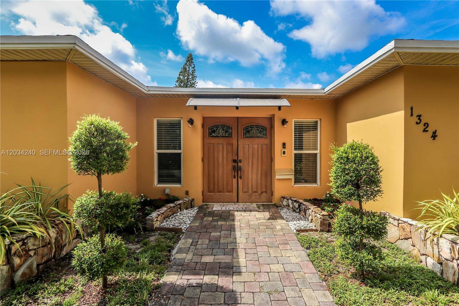1324 Washington StHollywood - picture