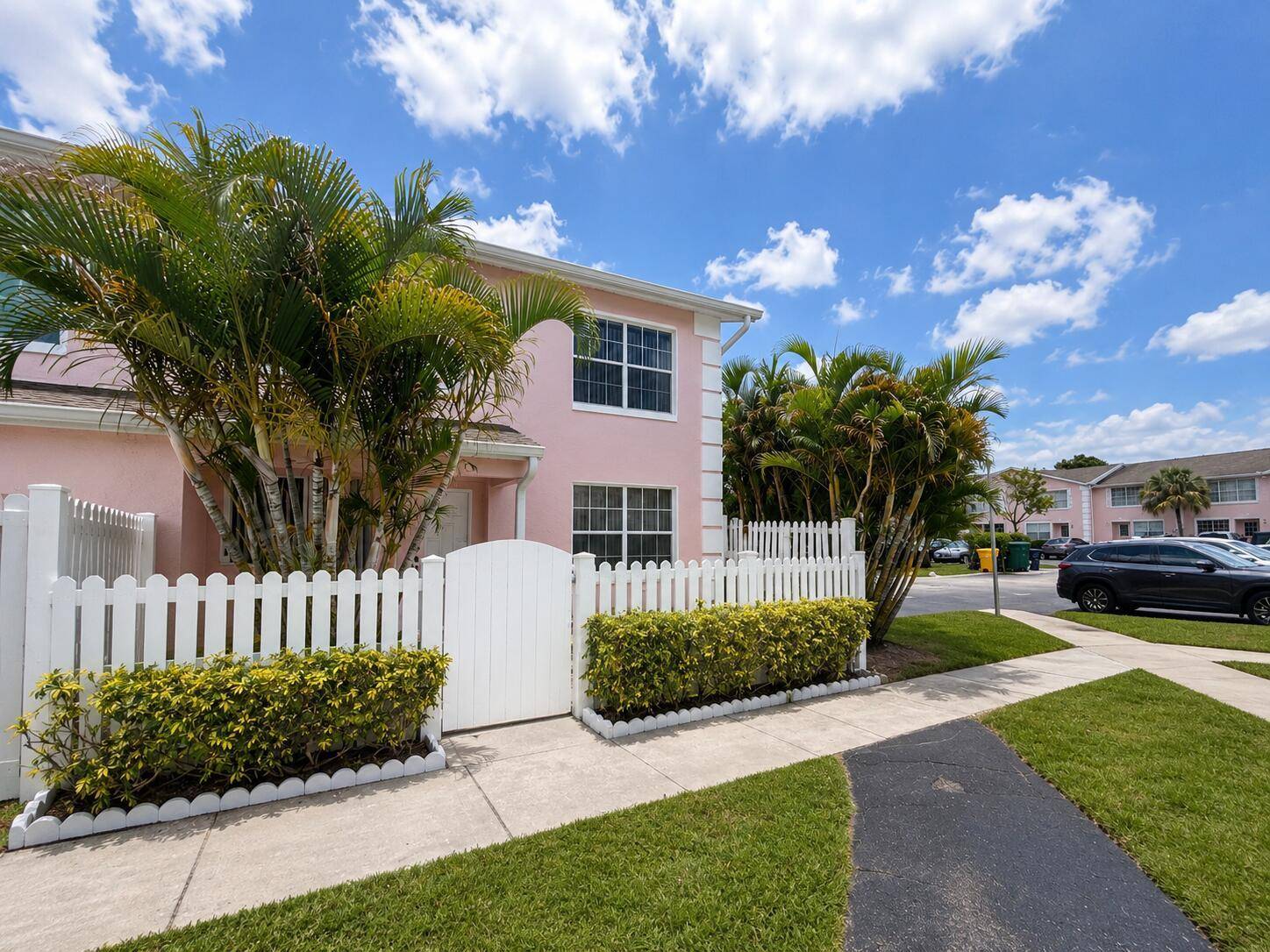 217 Foxtail - Townhouse condo unit H - picture
