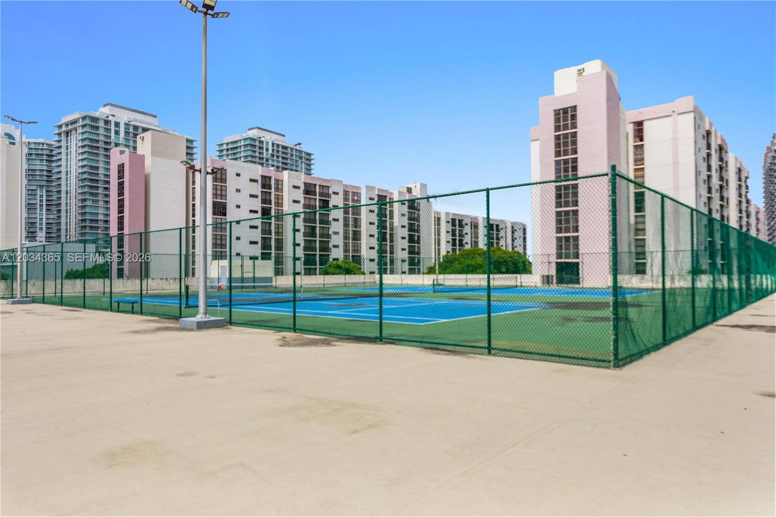 17021 N Bay RdSunny Isles Beach - Condo/Co-Op/Annual,Condo condo unit 429 - picture