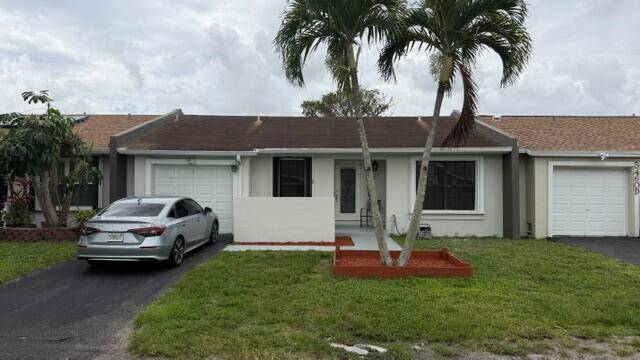5460 S Lakewood CirMargate - Townhouse condo unit C - picture
