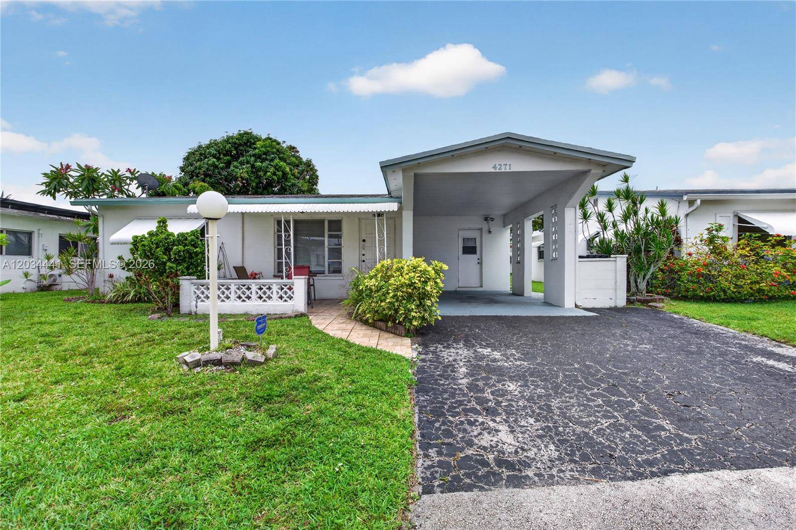 4271 NW 49th TerLauderdale Lakes - picture