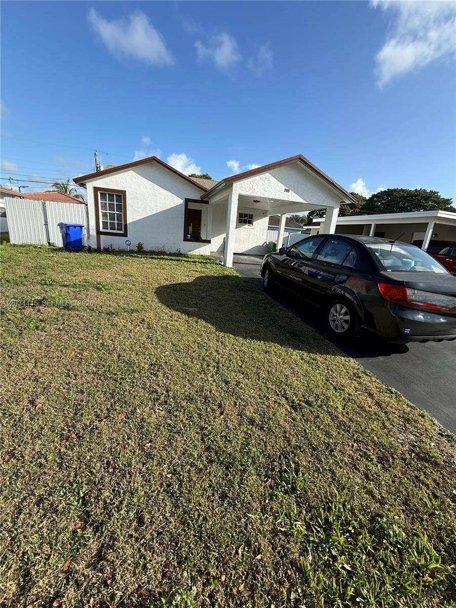 2441 NW 14th StFort Lauderdale - picture