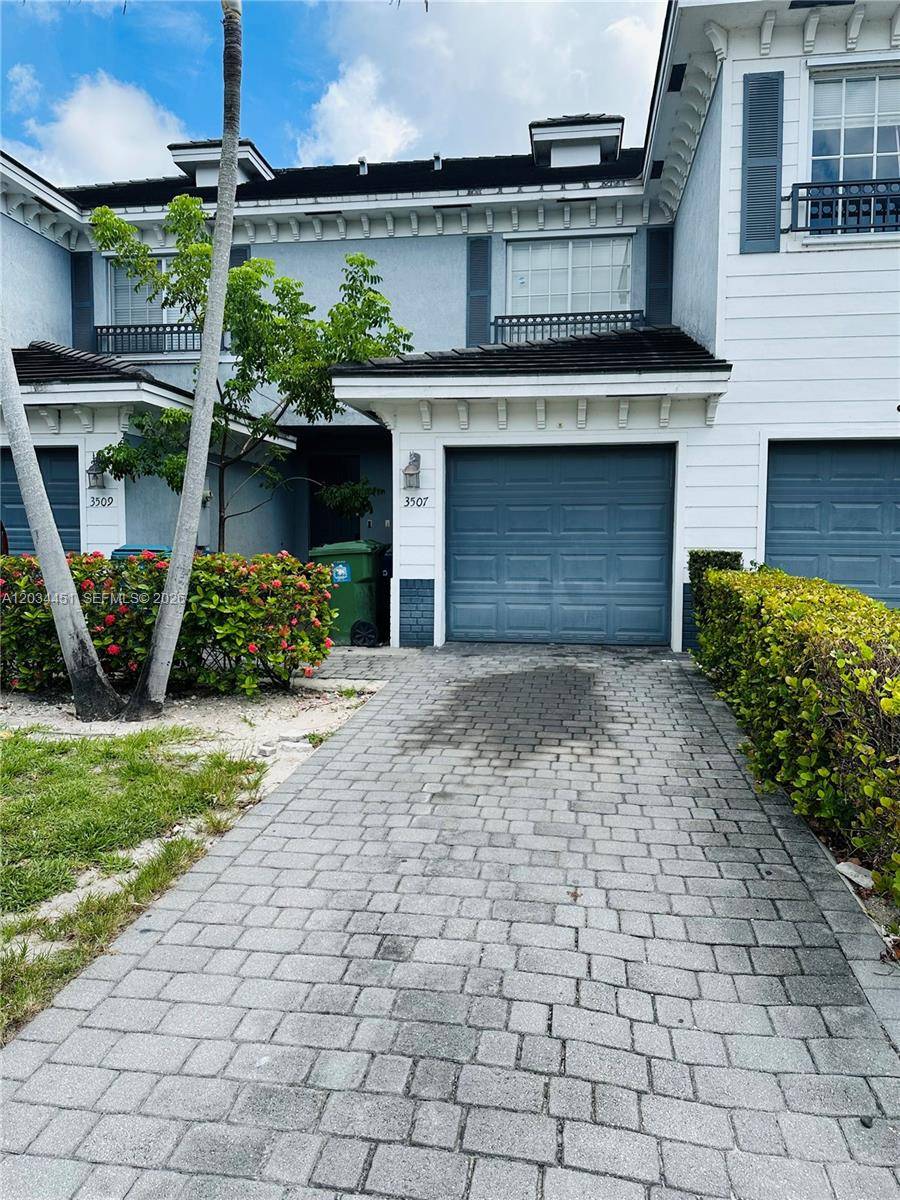 3507 NW 13th StLauderhill - picture