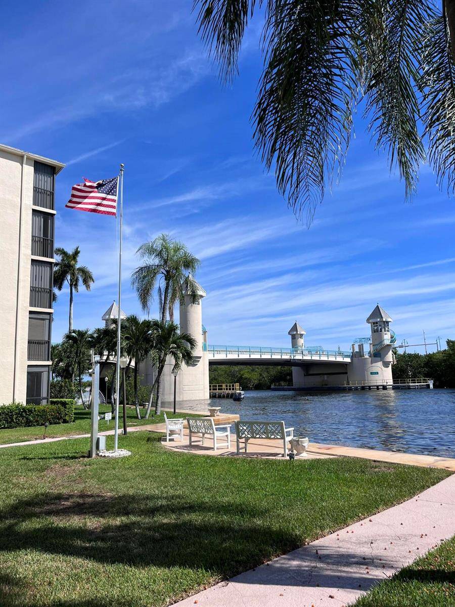740 E OceanBoynton Beach - picture
