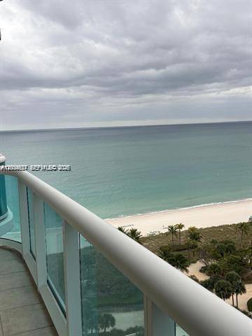 10101 Collins AveBal Harbour - Condo/Co-Op/Annual,Condo condo unit 15D - picture
