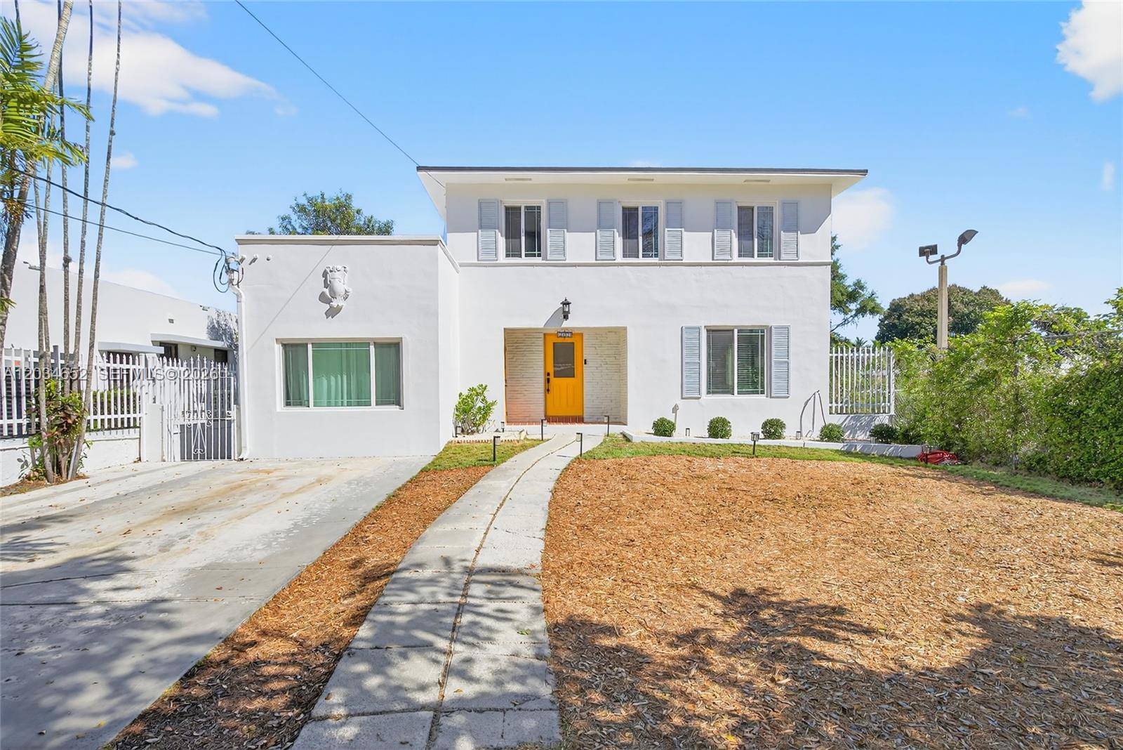 2431 SW 4th StMiami - picture