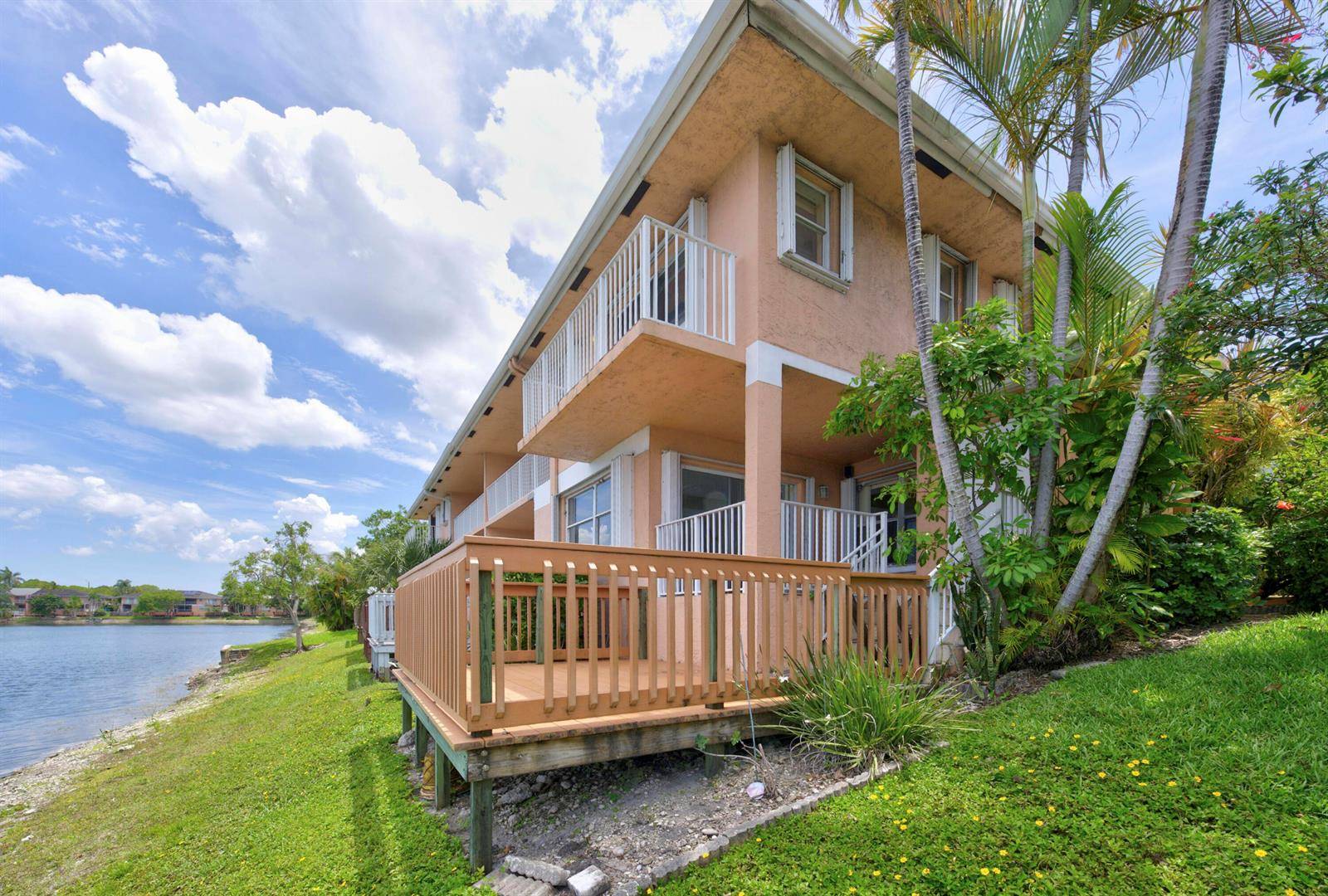 3291 NW 44thOakland Park - SARTORI LAKE,SATORI LAKE condo unit 2 - picture