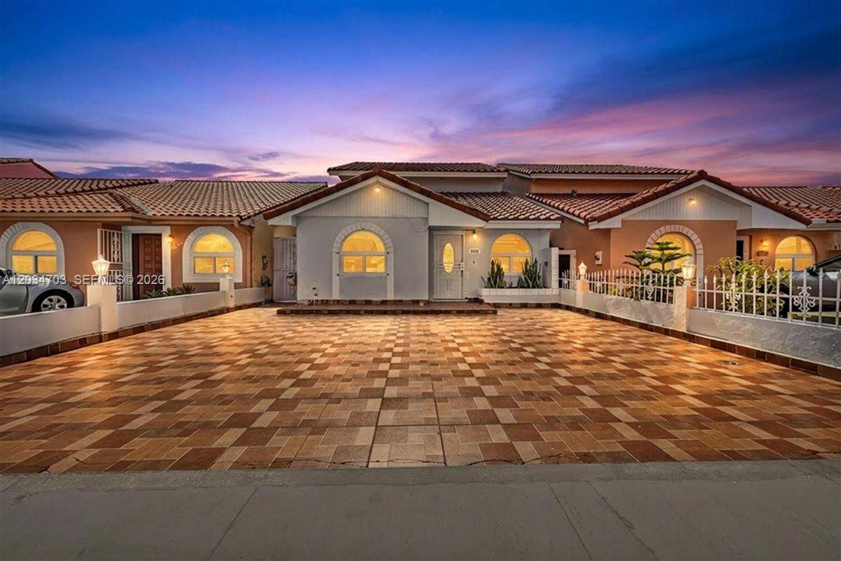 5445 W 27th LaneHialeah - picture