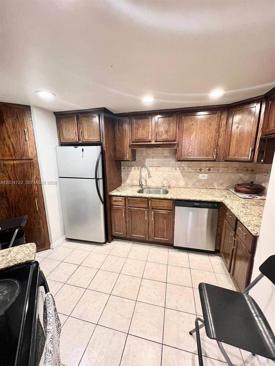 905 Brickell Bay DrMiami - FOUR AMBASSADORS CONDO PH,The Four Ambassador condo unit 1422 - picture