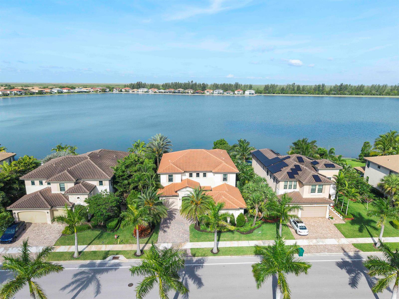 8685 Parkland BayParkland - picture