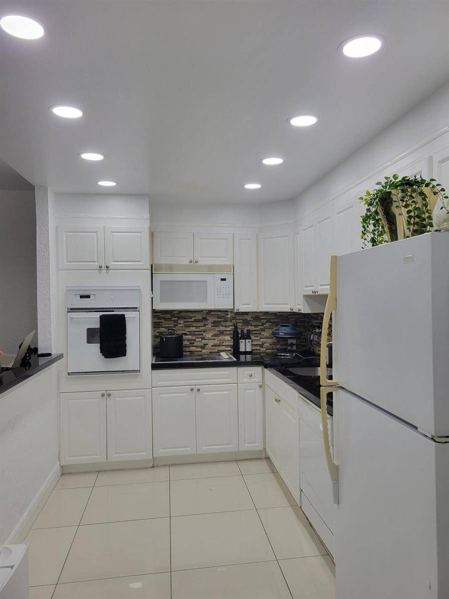 19370 CollinsSunny Isles Beach - OCEAN RESERVE CONDO condo unit 623 - picture