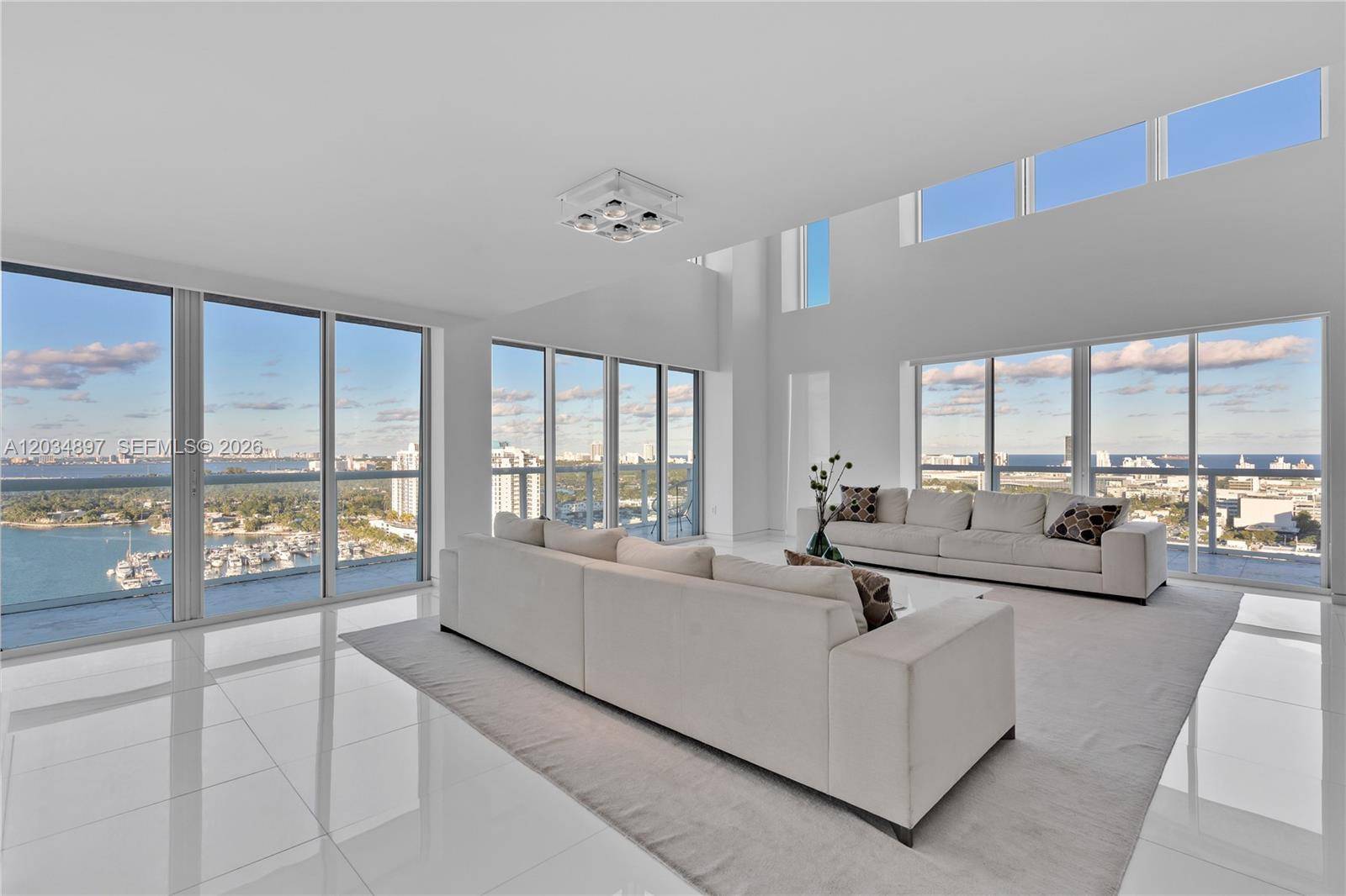 10 Venetian WayMiami Beach - THE GRAND VENETIAN CONDO condo unit PH04 - picture
