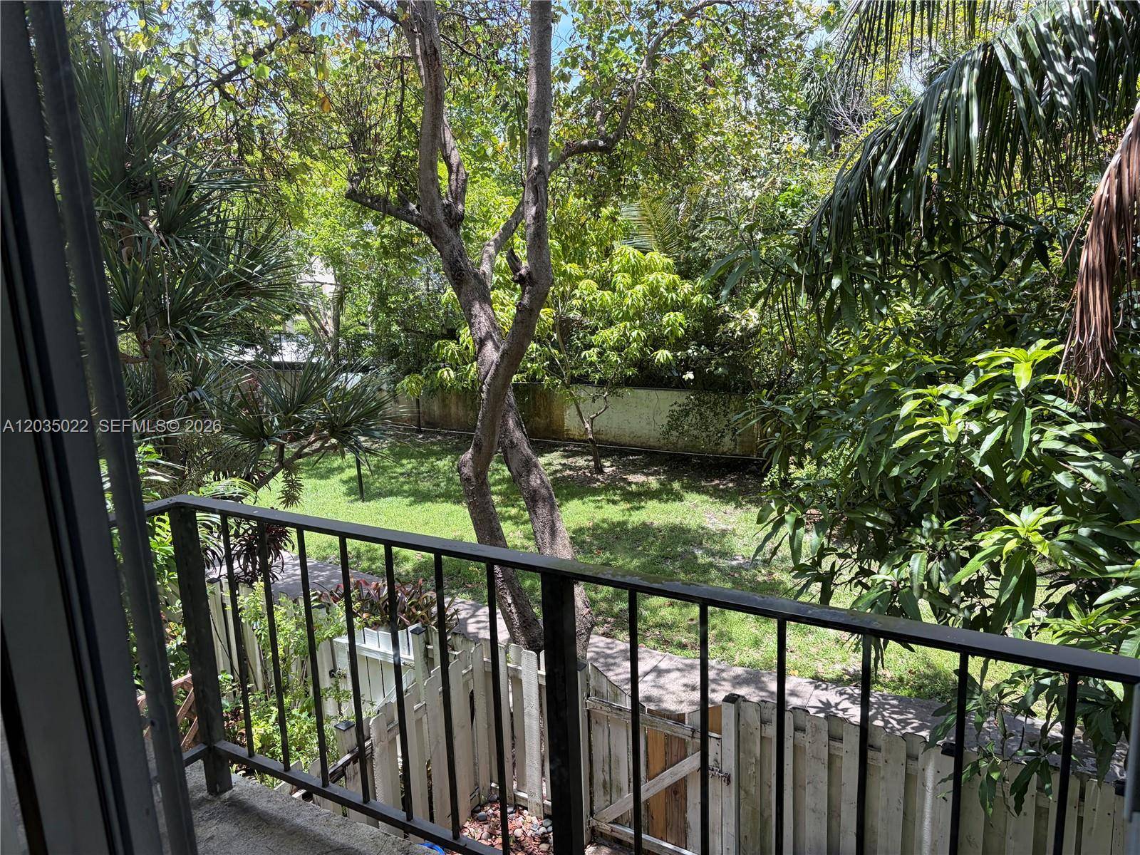 1655 NE 115th StMiami - Condo 1-4 Stories,Condo condo unit 29B - picture