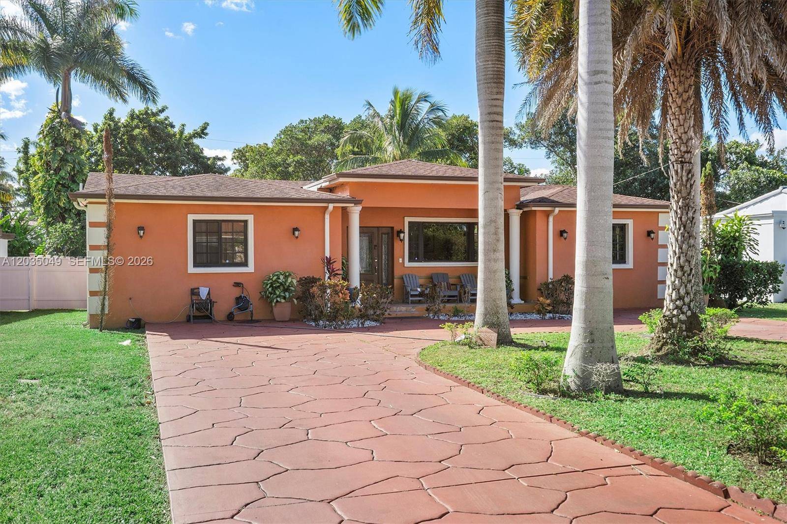 348 NE 118th StMiami - picture