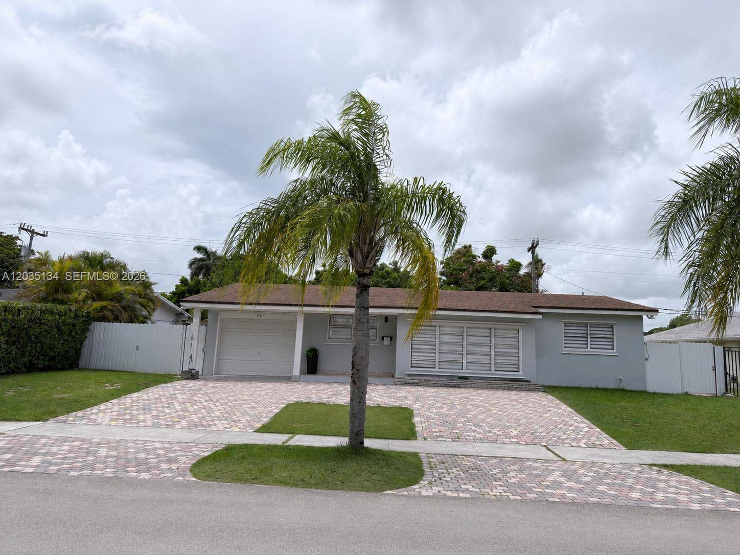 9515 Dominican DrCutler Bay - picture