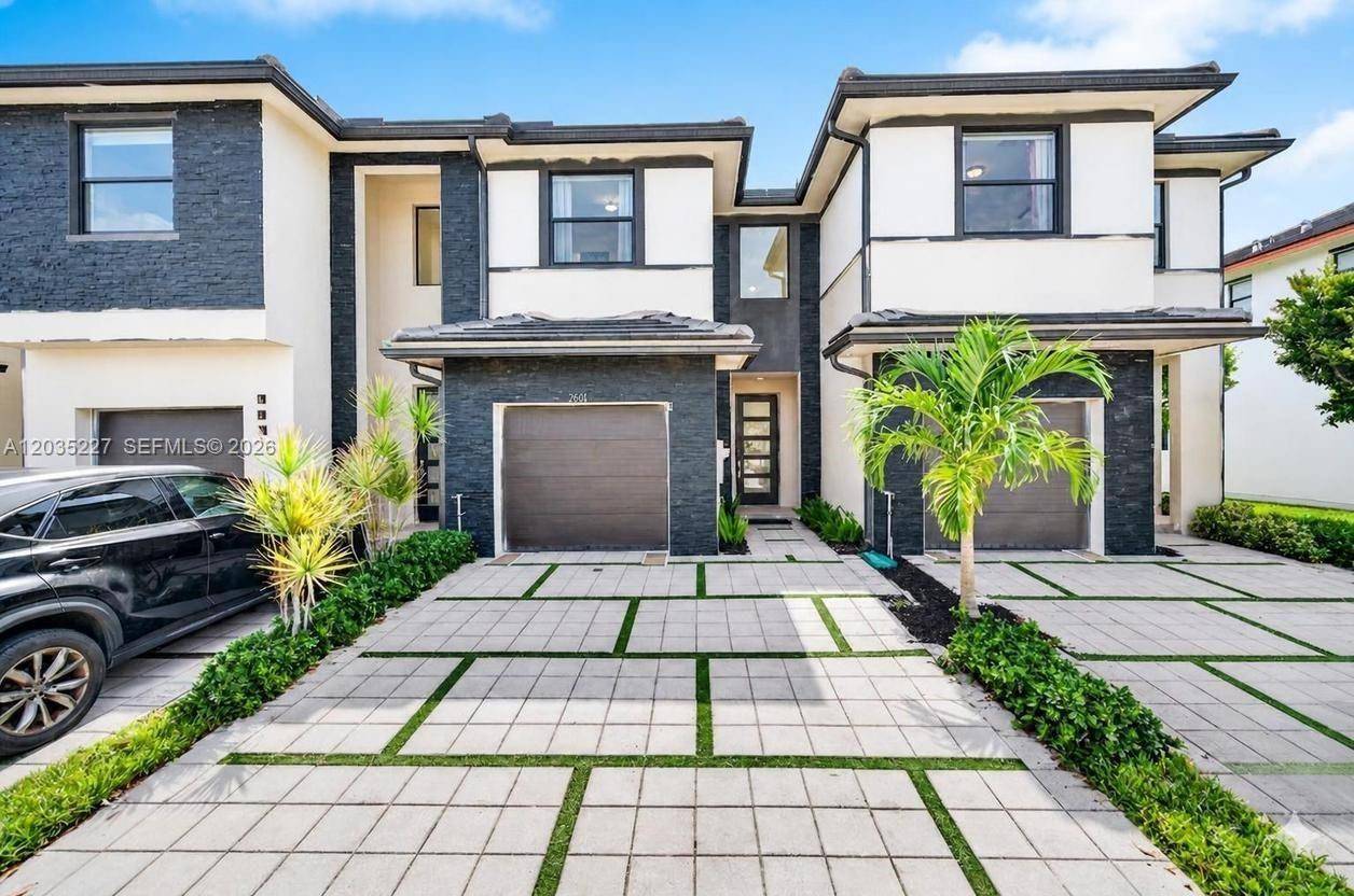 15841 NW 91st CtMiami Lakes - picture