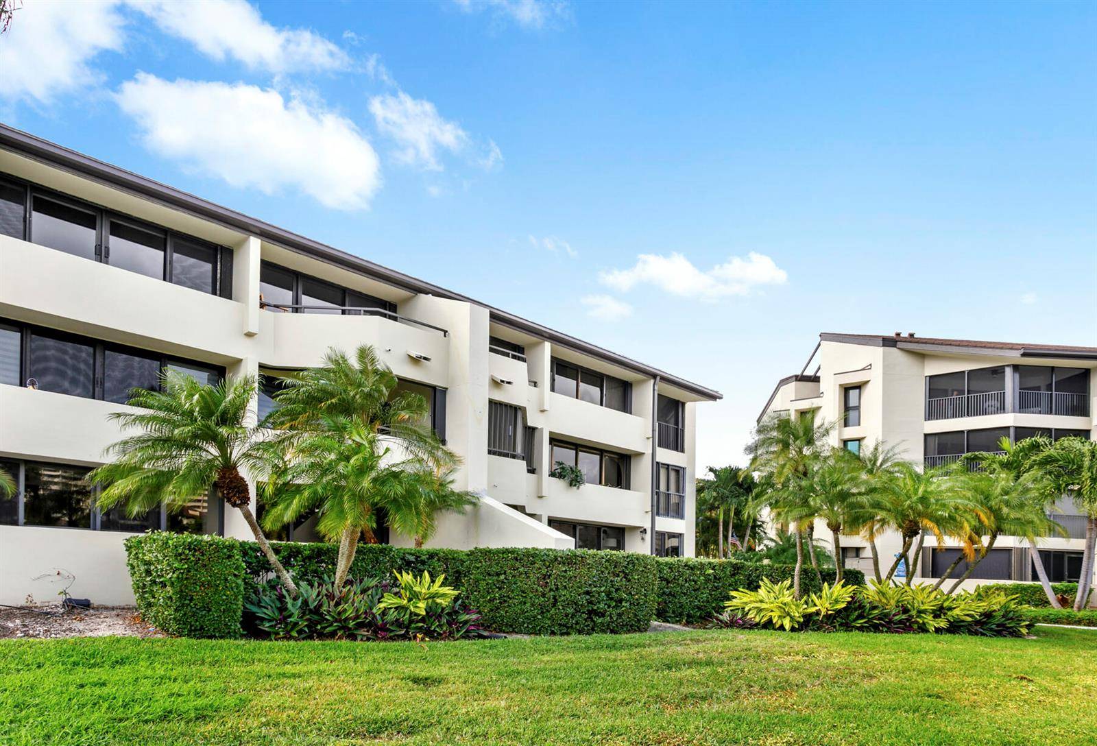 1100 W MarineNorth Palm Beach - OLD PORT COVE HARBOR VILLA condo unit A3l - picture